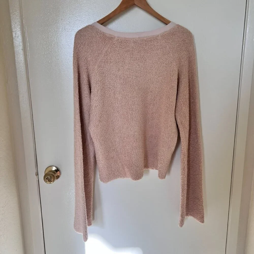Nation LTD Cream Fuzzy Raw Hem Flared Sleeve Sweater S​​​​​​​